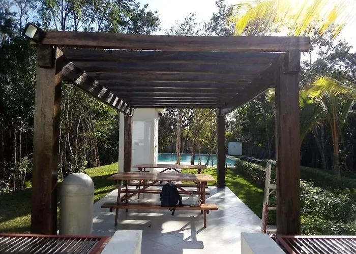 Cozy Family Vacation Home Near The Beach!